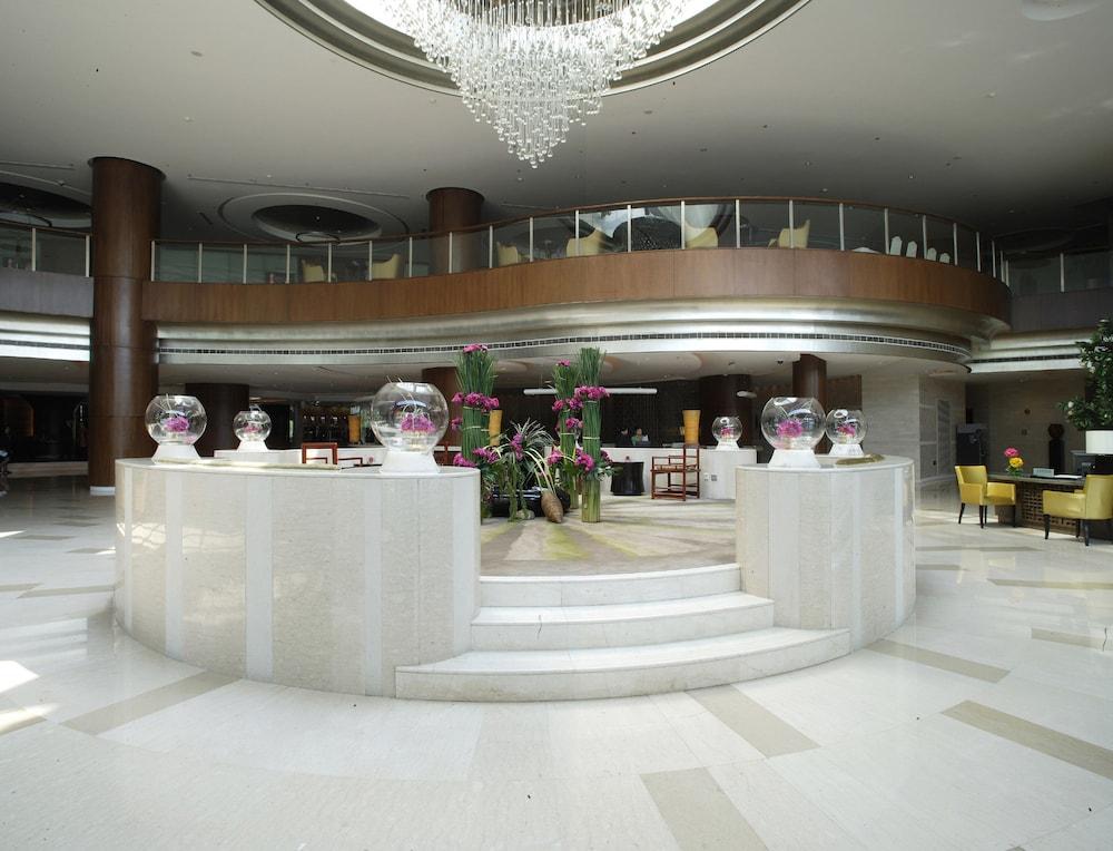 Grand Millennium Shanghai Hongqiao Екстериор снимка